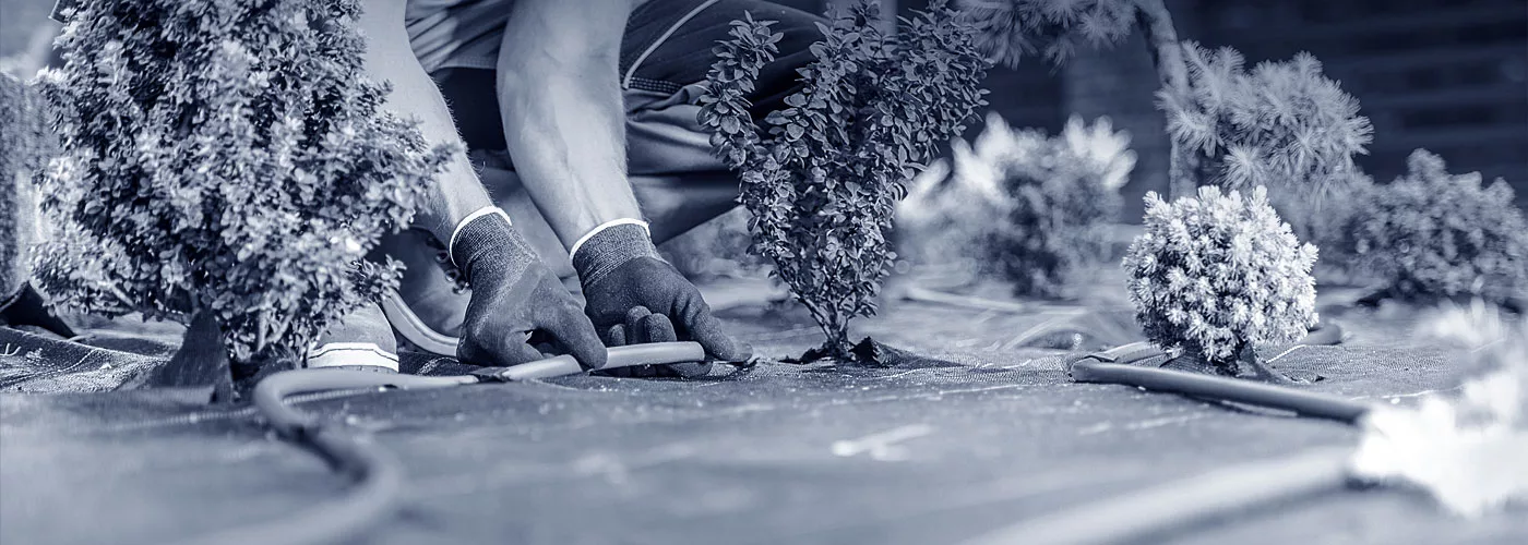 Ein Landschaftsbauer bei der Arbeit.
